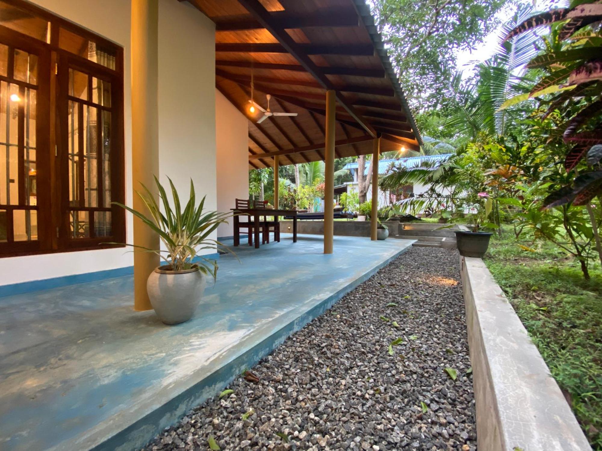 See Turtle Villa Tangalle Exteriör bild
